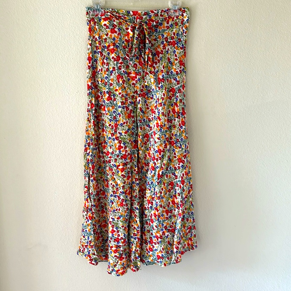 New Tahari Floral Maxi Skirt. Size 4. - Picture 2 of 7
